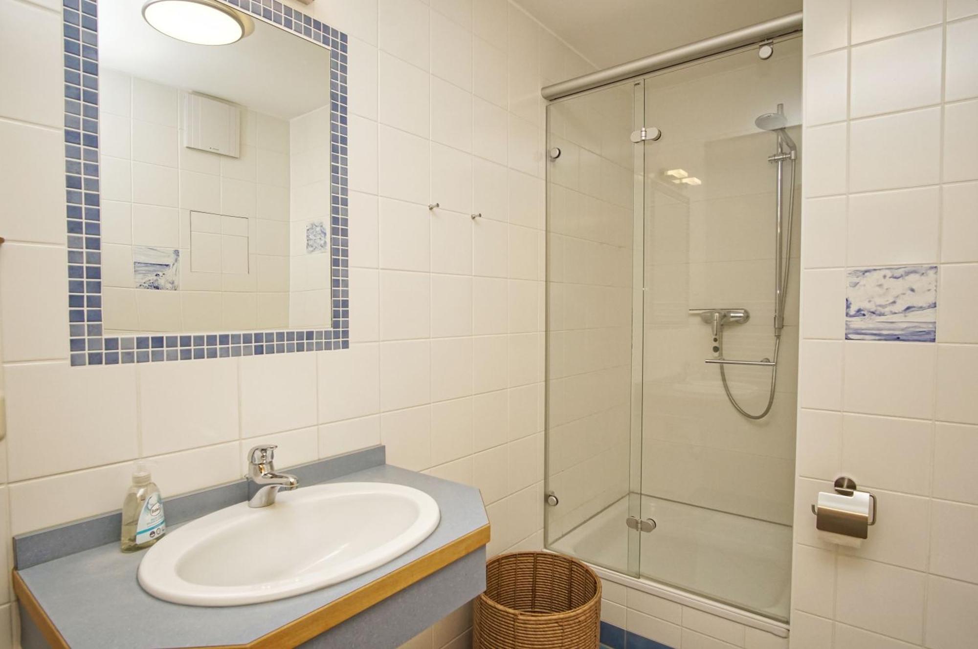 Ferienwohnung Mit Traumhaftem Meerblick - Haus Am Meer Fewo 11 Lohme Buitenkant foto